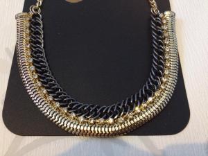 Black and gold necklace £2