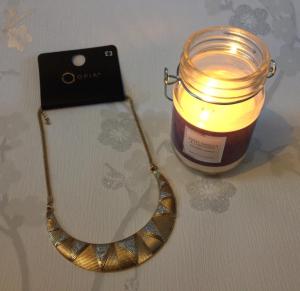 Gold and silver necklace £1